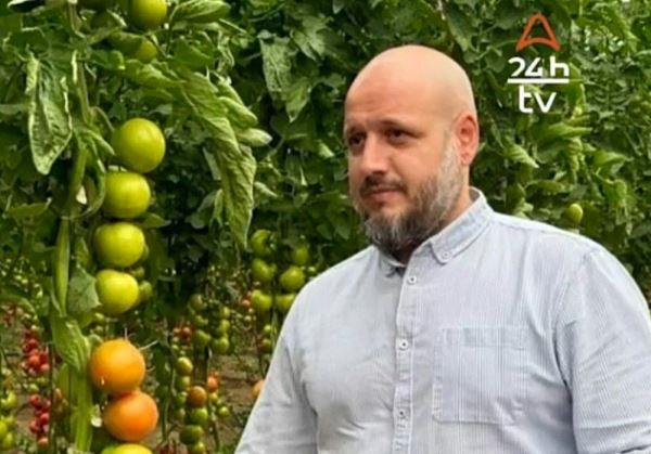 Rodrigo Alonso, número uno de vox en Almería, destaca su orgullo y apuesta por reactivar la autovía del agua