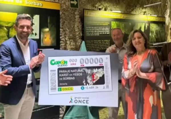 Sorbas protagoniza la portada de la ONCE con el Karst en Yesos como emblema nacional.