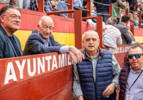 Festival taurino benéfico en Roquetas de Mar reúne a cientos de asistentes por causas sociales