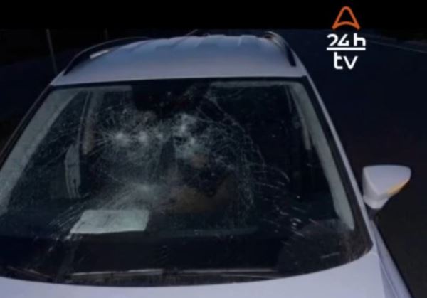 Caos en Vera: un hombre desnudo lanza objetos a coches y causa daños