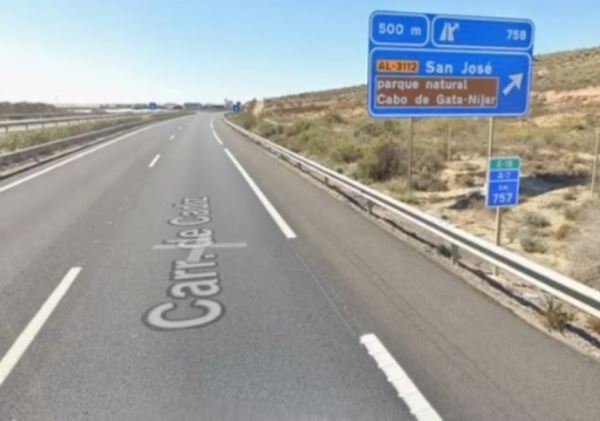 Muere un conductor tras chocar en la A-7 en Níjar