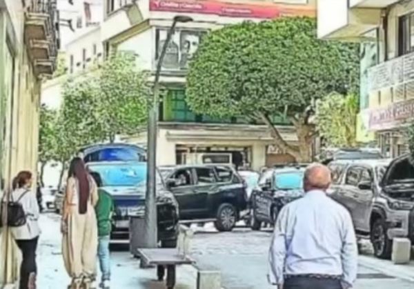 Detenidos tras quedarse atrapados en un ascensor en pleno centro de Almería
