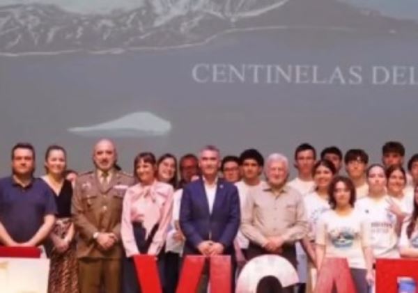 EL EQUIPO GANADOR DEL ÍES PUEBLA RECIBE SU PREMIO EN CASA