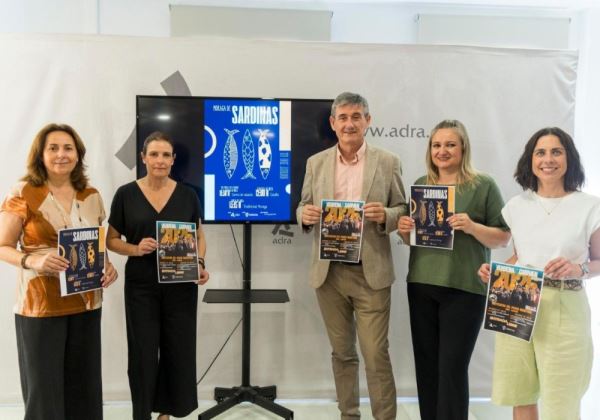 El alcalde de Adra, Manuel Cortés, ha presentado la programación de actividades lúdicas organizadas con motivo de las fiestas en honor a la Virgen del Carmen