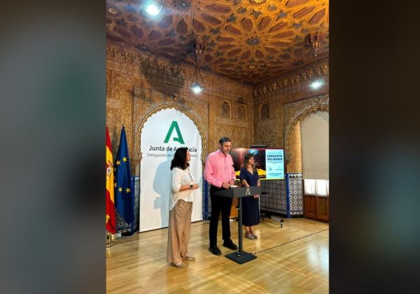 El delegado territorial de Cultura y Deporte de la Junta de Andalucía en Almería ha presentado una nueva edición del concierto solidario “Un Piano y 200 Velas”, que se celebrará en la Alcazaba de Almería a beneficio de la Asociación Autismo Dárata