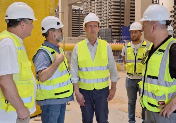 El subdelegado del Gobierno en Almería ha visitado junto al alcalde de Cuevas del Almanzora, el presidente de Acuamed y el gerente territorial de la empresa pública las obras de reparación de la planta desaladora del Bajo Almanzora I