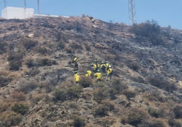 El Infoca dio por controlado en la tarde de ayer el incendio en El Saltador en Carboneras