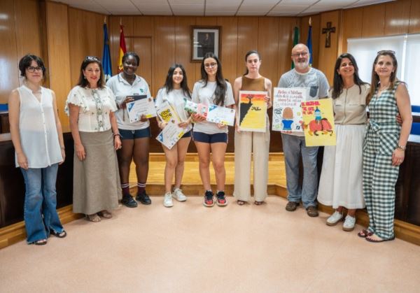 El Ayuntamiento de Roquetas de Mar, ha celebrado la entrega de premios del concurso de ilustración “Roquetas de Mar Sin Adicciones”