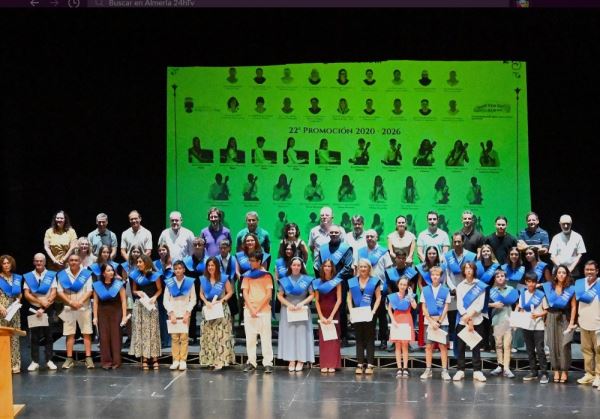 La Escuela Municipal de Música, Danza y Teatro de Roquetas de Mar acogió el pasado jueves la ceremonia de graduación de alumnos de la promoción 2020-2026